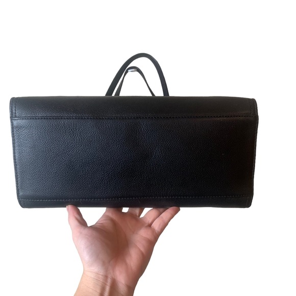 Kate Spade New York

ROWE MEDIUM TOP ZIP SATCHEL black leather - Picture 4 of 6